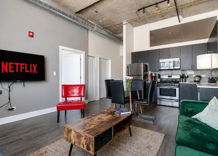 Skyline 2br In South Loop With Optional Parking & Gym Access Near Museum Campus And Mccormick Place *