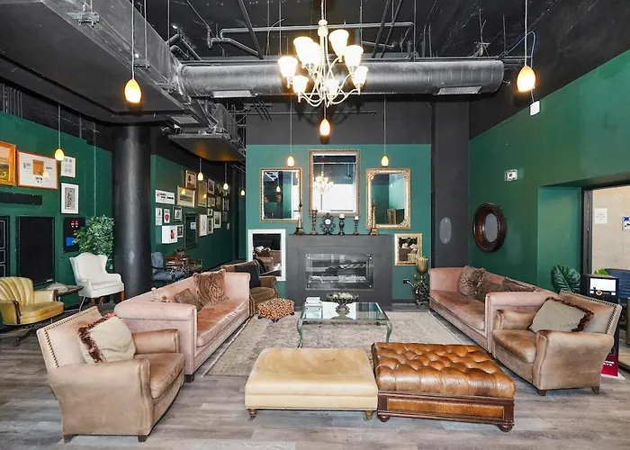 Skyline 2br In South Loop With Optional Parking & Gym Access Near Museum Campus And Mccormick Place *